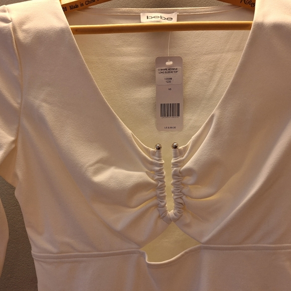 Brand new White U shape keyhole long sleeve top - Picture 4 of 5